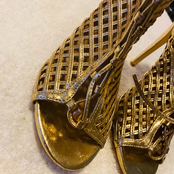 Brand New Ankle Heels By SHOEDAZZLE - Size 10 - Heel Height 5 Inches - Picture 2 of 7